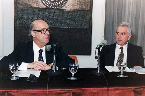 Emb. Oscar Pinochet de La Barra y Dr. Angel Ernesto Molinari