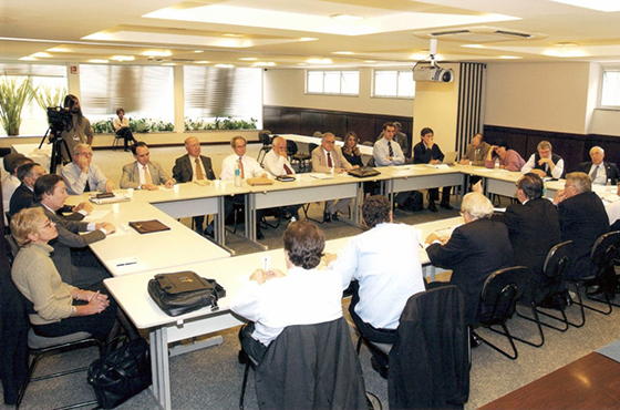 20 y 21 de octubre de 2004, San Pablo, Brasil. Foro Permanente de Diálogo Argentino-Brasileño