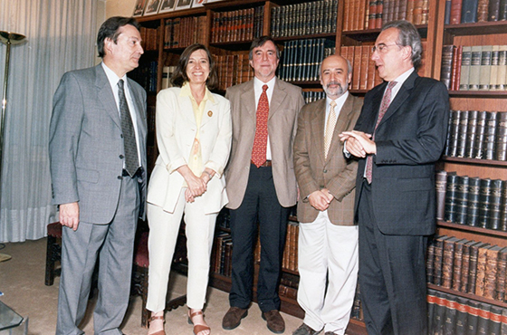 Dr. José María Lladós, Prof. Mónica Hirst, Dr. Roberto Russell, Dr. Juan Gabriel Tokatlian y Dr. Carlos Pérez Llana