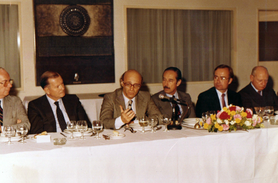 Gral. Mariano J. de Nevares, Dr. Carlos Conrado Helbling, Dr. Mario Brodersohn, Dr. Jorge A. Aja Espil, Sr. Harry Tether y Dr. Pedro E. Real