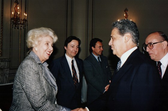 2 de noviembre de 1994, Disertación a cargo del Presidente electo del Brasil, Fernando Henrique Cardoso. Sra. Jeannette Arata de Erize, Dr. José María Lladós, Dr. Felipe de la Balze, D. Fernando Henrique Cardoso y Emb. Carlos Manuel Muñiz