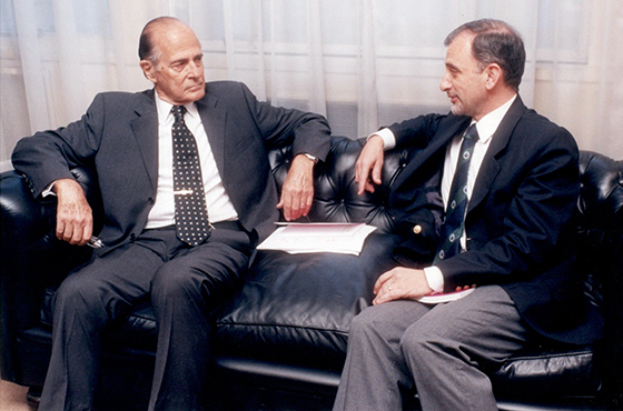 15 de diciembre de 2005, Presentación del libro La Corte Internacional de Justicia y el Derecho Internacional: Temas relacionados con la opinión consultiva sobre la construcción del muro, del Instituto de Derecho Internacional, editado por el CARI. Julio Barboza y Alejandro Consigli