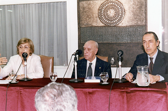 Dra. Lilian del Castillo de Laborde, Dr. Juan R. Aguirre Lanari y Emb. Fernando Petrella