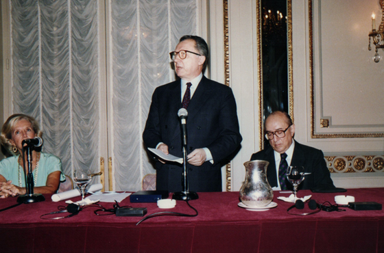 Sra. Amalia Lacroze de Fortabat, D. Jacques Delors y Emb. Carlos Manuel Muñiz