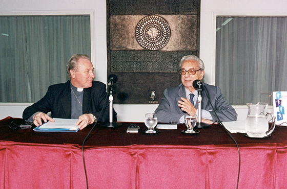 Monseñor Michael Louis Fitzgerald y Dr. Angel Centeno