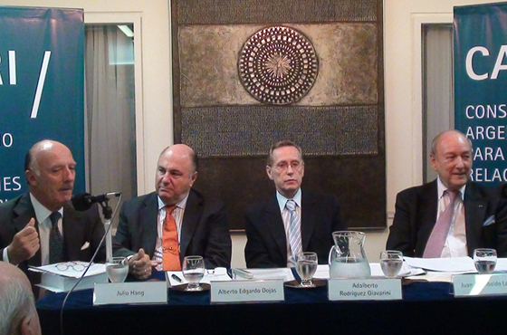 Julio Hang, Alberto Dojas, Adalberto Rodríguez Giavarini y Embajador Archibaldo Lanús
