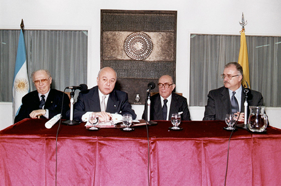 Emb. Harry Klein, D. Heinz Moeller Freile, Emb. Carlos Manuel Muñiz y Dip. José Luis Fernández Valoni