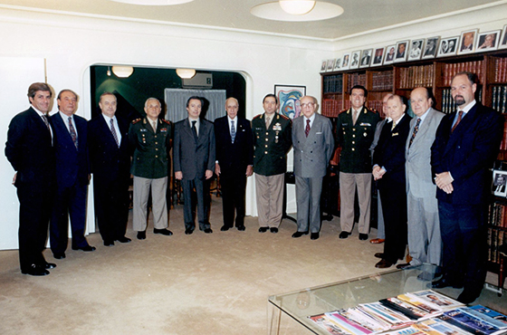 Lic. Marcelo Giusto, Emb. Juan Carlos Olima, Emb. José Sanchís Muñoz, Gral. Div. Alfredo Leonardo La Fuente, Dr. José María Lladós, Dr. Juan R. Aguirre Lanari, Tte. Gral. Ricardo Guillermo Brinzoni, Emb. Carlos Manuel Muñiz, Gral. Div. Eduardo Alfonso, Gral. Mariano de Nevares, Dr. Carlos C. Helbling, Dr. Ricardo Yofre y Min. Ricardo Lagorio