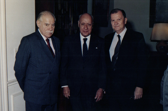 Comida en honor de Su Excelencia el señor Embajador de España, D. Raimundo Bassols y Jacas. Sen. Juan Trilla, Dr. Juan R. Aguirre Lanari y Dr. Carlos Conrado Helbling