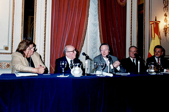 Emb. Susana Ruiz Cerutti, Emb. Carlos Manuel Muñiz, D. Josep Piqué i Camps, Emb. Horacio Chighizola y Emb. Manuel Alabart Fernández Cavada