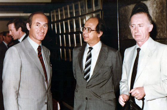 Dr. Gregory Treverton, Dr. Fernando de la Rúa, Sr. Marcilio Marques Moreira, Prof. Robert Held