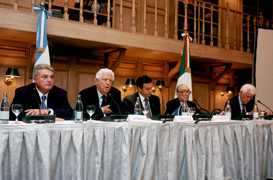 Roberto Nigido, Boris Biancheri, Mario Baccini, Carlos Manuel Muñiz y Víctor Uckmar