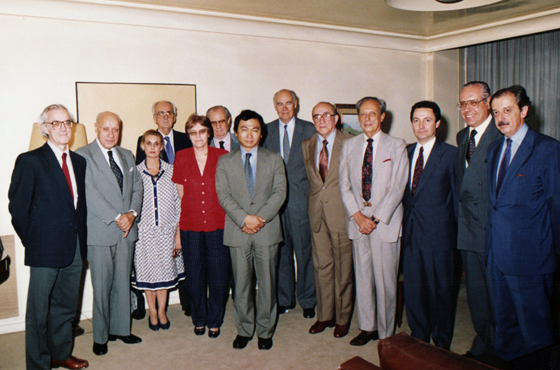 Ezequiel de Olaso, Juan R. Aguirre Lanari, Judith Canclini de Figueroa, Gustavo Figueroa, María Luisa Bemberg, Eduardo A. Roca, Francis Fukuyama, Roberto T. Alemann, Carlos Manuel Muñiz, Remo Entelman, José María Lladós, Jorge Reinaldo Vanossi y Guillermo Jacovella