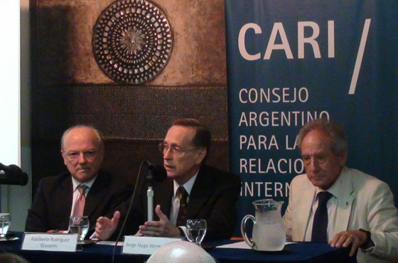 Jerôme Ferrier, Adalberto Rodríguez Giavarini y Embajador Jorge Hugo Herrera Vegas