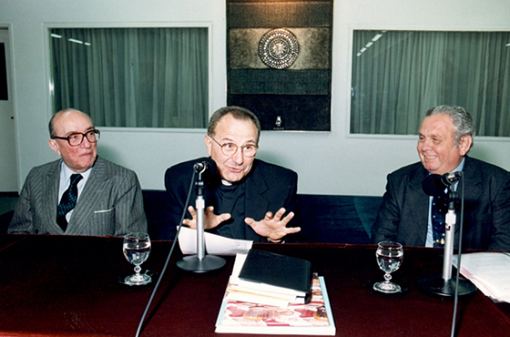 Emb. Carlos Manuel Muñiz, Monseñor Giampaolo Crepaldi y Dr. Norberto Padilla (Secretario de Culto de la Cancillería)