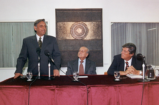 D. Shri Mani Shankar Aiyar, Dr. Antonio Estrany y Gendre y Emb. Juan Pablo Lohlé