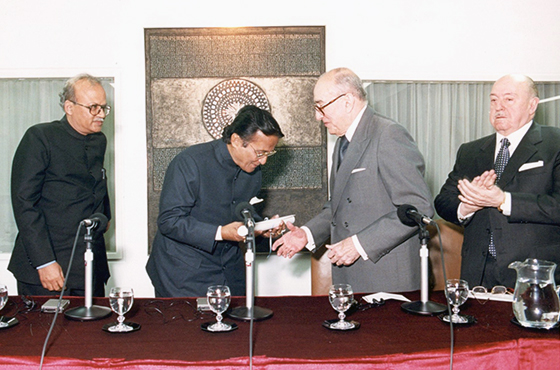 Embajador de la India en la Argentina Nigam Prakash, D. Ajit Kumar Panja, Emb. Carlos Manuel Muñiz y Emb. Fernando Fernández Escalante