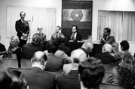 Palabras de clausura del Seminario Dimensión Política de las Relaciones Internacionales. Dr. Jorge A. Aja Espil, Dr. George Quester, Dr. Bruce Russett, Dr. Alberto Cisneros Lavaller y Dr. Charles Hermann