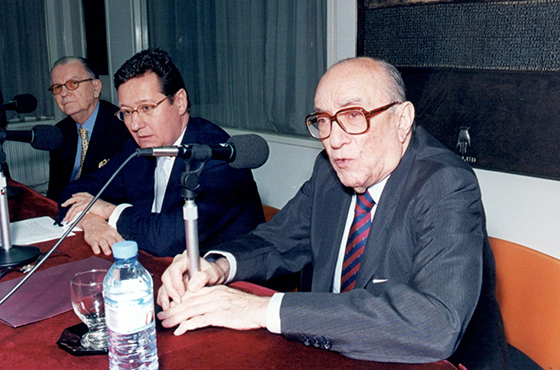 Dr. Carlos Conrado Helbling, Dr. John Chipman y Emb. Carlos Manuel Muñiz