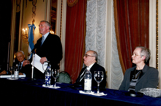 Emb. Víctor Beauge, D. Bertie Ahern, Emb. Carlos Manuel Muñiz y Emb. Paula Slattery