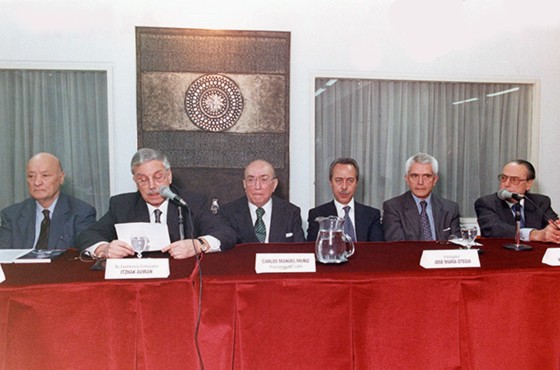 Embajadores Hugo Gobbi, Itzhak Aviran, Carlos Manuel Muñiz, José María Otegui, Vicente Espeche Gil y Eduardo Airaldi