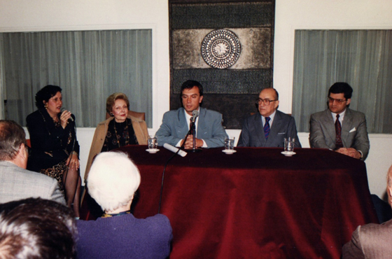 21 de septiembre de 1993. Disertación a cargo del Vice Primer Ministro y Ministro de Comercio de Bulgaria, Valentín Karabashev. Emb. Nelly Freyre Penabad, Min. Valentín Karabashev y Emb. Carlos Manuel Muñiz