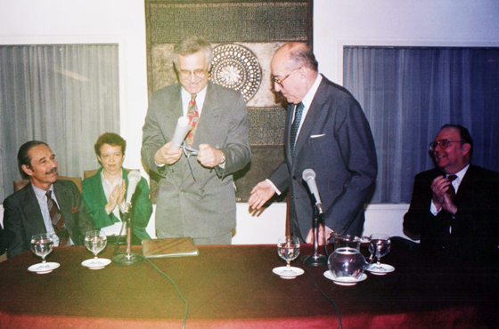 Dr. Jorge A. Aja Espil, D. Václav Klaus y Emb. Carlos Manuel Muñiz