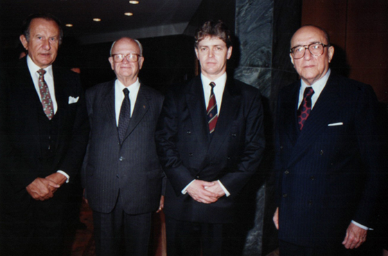Wiegand Pabsch -Embajador de la República Federal de Alemania en la Argentina-, Emb. Roberto E. Guyer, D. Paul Krüger y Emb. Carlos Manuel Muñiz