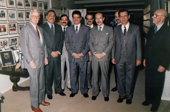 Gral. Mariano J. de Nevares, D. Fuad A. Nazir -Embajador de Arabia-, D. Humoud Al-Roqobah, Dr. Jorge A. Aja Espil, Emb. Juan Figueredo Antequeda y Emb. Guillermo Speroni