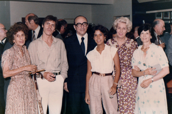 14 de diciembre de 1983, Lectura de poemas y textos de autores nacionales. Inés Zavalía Bunge de Herrera Vegas, Miguel Ángel Solá, Carlos Manuel Muñiz, Constanza Aja Espil, Jeannette Arata de Erize y Mercedes Robirosa de Costa Méndez