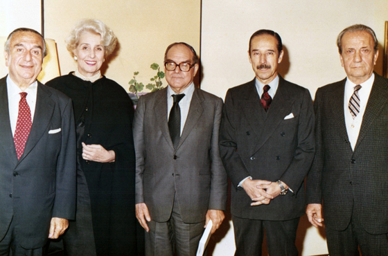 D. José Luis Messía y Jiménez -Embajador de España-, Sra. Jeannette Arata de Erize, Prof. Julián Marías, Dr. Jorge A. Aja Espil y Dr. Manuel Arauz Castex