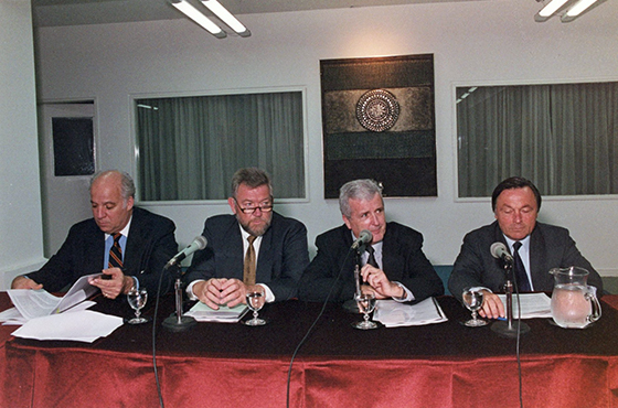 Dr. Enrique Mantilla, Dr. Wolf Grabendorff, Dr. Félix Peña y Dr. Dieter W. Benecke