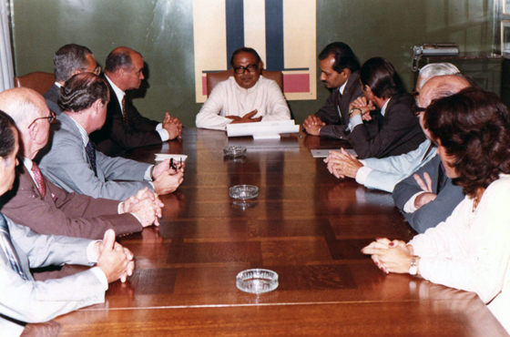 Dr. Carlos A. Cortina, Emb. Guillermo Speroni, Dr. Natalio R. Botana, Emb. Arnaldo T. Musich, Emb. Rafael E. Gimenez, D. Shyam Sundar Mohapatra, Emb. L. L. Mehrotra, Dr. Jorge A. Aja Espil, Emb. Ricardo Siri, Emb. Santos Goñi Demarchi y Secretaria Liliana Iribarne
