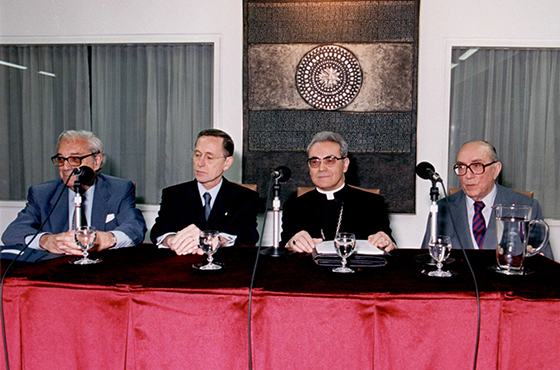 Dr. Angel Centeno, Canciller Adalberto Rodríguez Giavarini, Monseñor Santos Abril y Castelló y Emb. Carlos Manuel Muñiz
