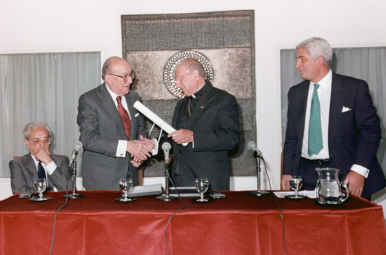 Dr. Angel Centeno, Emb. Carlos Manuel Muñiz, Cardenal John O'Connor y Emilio J. Cárdenas