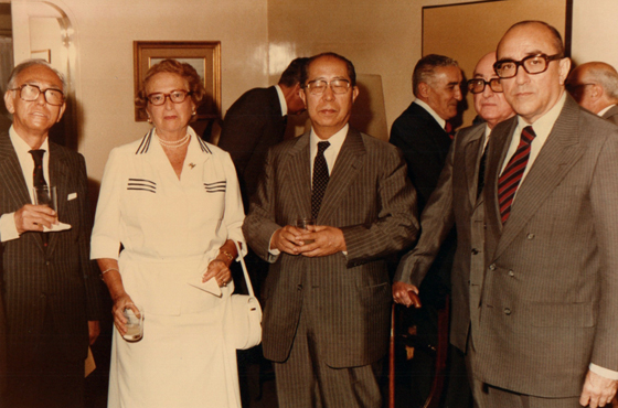 Keisuke Ochi -Embajador del Japón-, Emb. Carlos Manuel Muñiz, Sra. Magdalena Ruiz Guiñazú, Dr. Arnaldo T. Musich y Dr. Saburo Okita