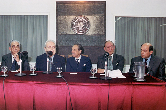 Emb. Víctor Martínez, Dr. Javier Pérez de Cuellar, Dr. Jorge A. Aja Espil, Emb. Juan Archibaldo Lanús y Emb. Hugo de Zela Martínez