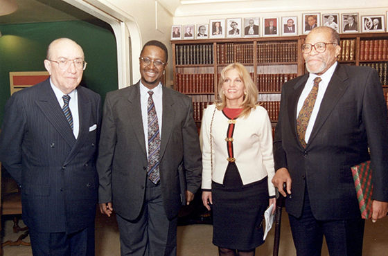 Emb. Carlos Manuel Muñiz, D. Nyameko Barney Pityana, Dra. Inés Pérez Suárez y Emb de Sudáfrica en la Argentina D. Aubrey Xolile Nkomo