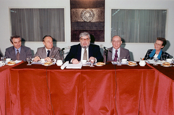 Emb. de Rumania en la Argentina Cristian Lazarescu, Emb. Eduardo Airaldi, D. Andrei Gabriel Plesu, Emb. Carlos Manuel Muñiz y Emb. Lila Subirán de Viana