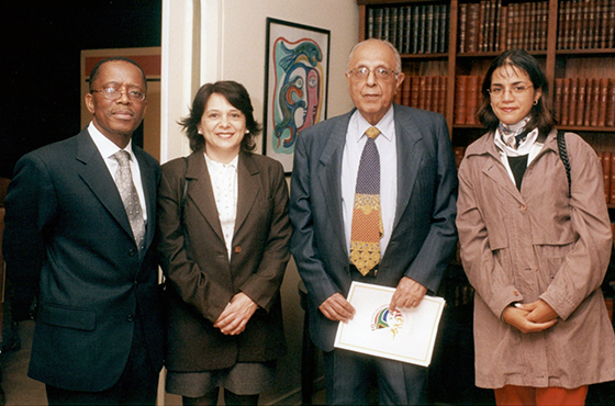 Emb. Mlungisi Washington Makalima, Dra. Marisa Pinneau, D. Ahmed Mohamed Kathrada y Lic. Virginia Yapur