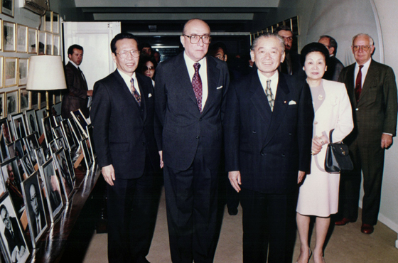 Emb. Carlos Manuel Muñiz, D. Noboru Takeshita y Sra. y Gral. Mariano J. de Nevares