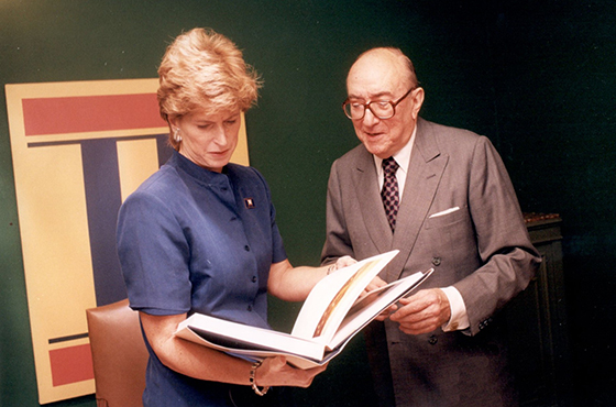 Da. Christine Todd Whitman y Emb. Carlos Manuel Muñiz