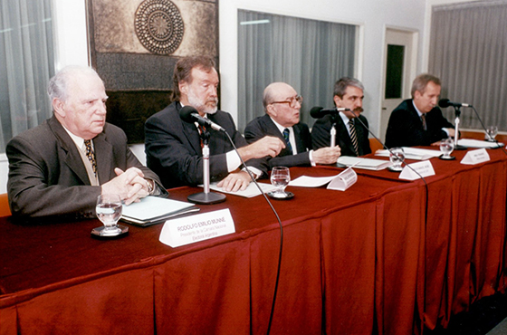 Dr. Rodolfo Emilio Munné, Dr. Rafael Antonio Bielsa, Emb. Carlos Manuel Muñiz, Dr. Aníbal Fernández y Dr. Hans Blomeier