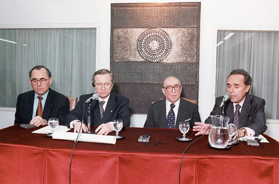 Embajador de Ucrania en la Argentina D. Víctor Paschuk, D. Boris Tarasyuk, Emb. Carlos Manuel Muñiz y Emb. Eduardo Sadous
