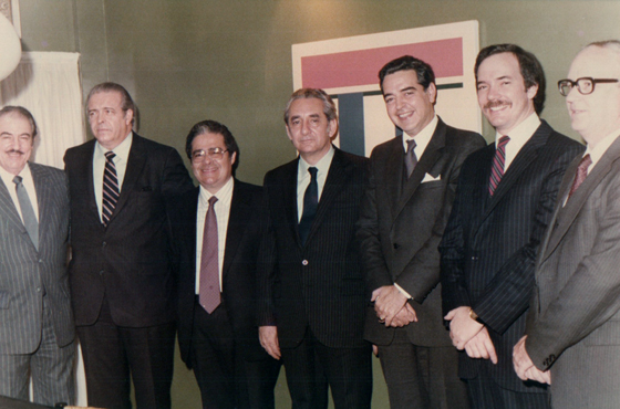 Dr. Jorge Dager -Embajador de Venezuela-, Diputado Rafael Tudela -Miembro de las Comisiones de Política Exterior y de Defensa-, Dr. Pedro Pablo Aguilar, Dr. Gonzalo García Bustillo, Dr. José Rodríguez Iturbe, Dr. Roy Chaderton -Director de Política Exterior del Ministerio de Relaciones Exteriores-, Dr. Enrique Aristigueta Gramko -Ex Viceministro de Relaciones Exteriores-