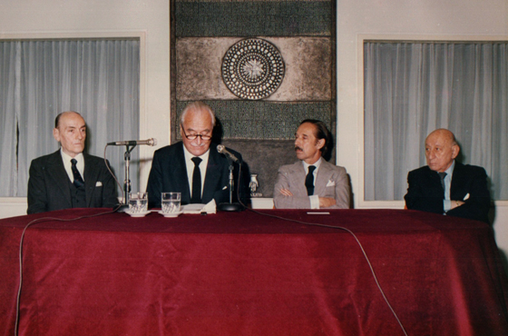 Dr. Eugenio Pucciarelli, Emb. Alberto Wagner de Reyna, Dr. Jorge A. Aja Espil y Guillermo Hoyos Osores -Embajador del Perú-